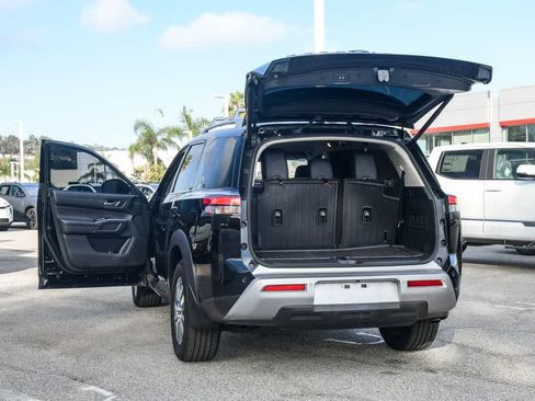 Used 2023 Nissan Pathfinder SL w/ Cargo Package FWD image 30
