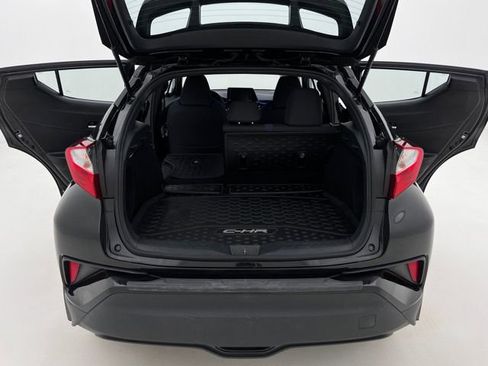 Used 2020 Toyota C-HR XLE FWD image 23