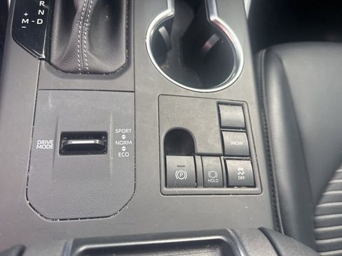 Used 2023 Toyota Highlander XSE FWD image 31