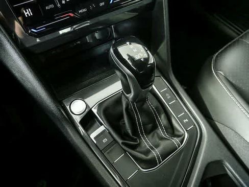 Certified 2022 Volkswagen Tiguan SE R-Line image 18