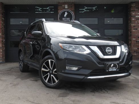 Used 2018 Nissan Rogue AWD image 2
