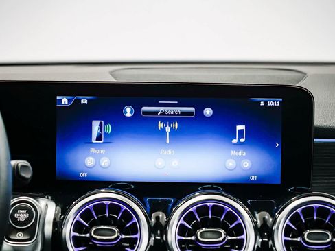 Used 2026 Mercedes-Benz GLB 250 image 14