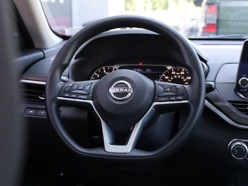 Certified 2025 Nissan Altima 2.5 SV FWD image 23