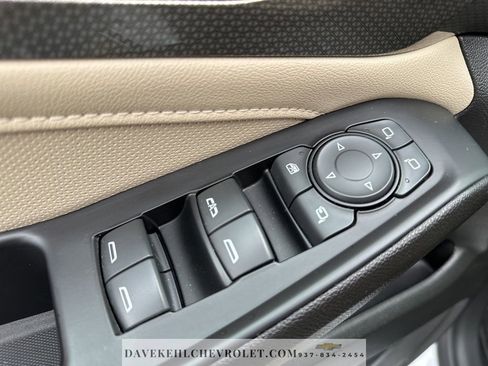 Used 2023 Chevrolet Traverse Premier image 10