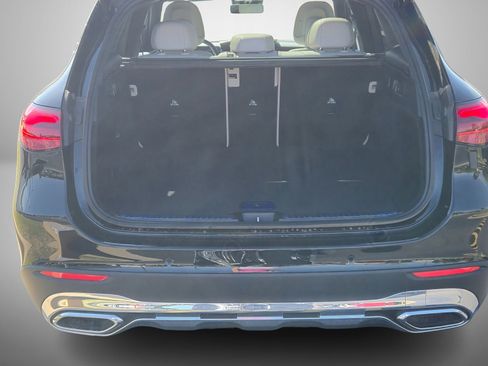 Used 2025 Mercedes-Benz GLC 300 4MATIC image 7