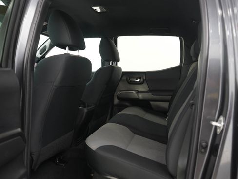 Used 2022 Toyota Tacoma TRD Sport AWD/4WD image 17