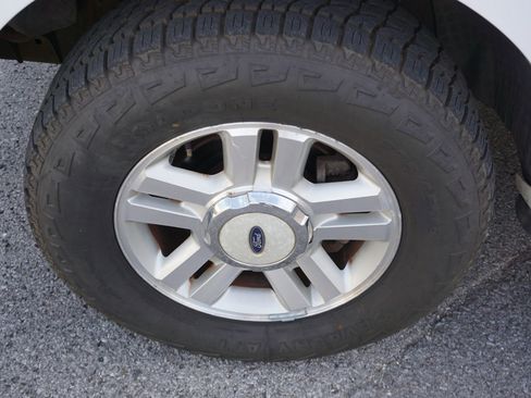 Used 2004 Ford F150 Lariat image 10