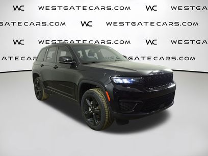 Used 2023 Jeep Grand Cherokee Altitude