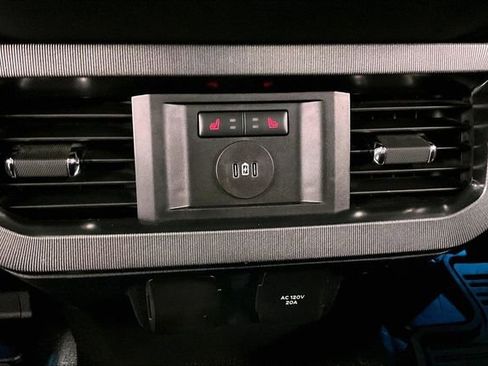 Used 2024 Ford F350 Platinum w/ FX4 Off-Road Package image 32