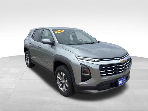 Used 2026 Chevrolet Equinox LT FWD image 5