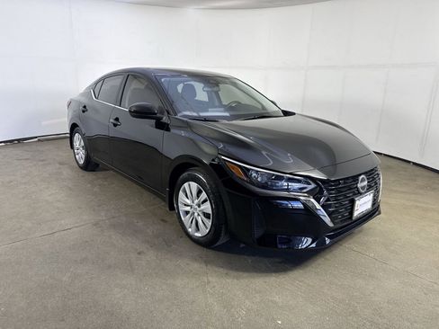 Certified 2025 Nissan Sentra S image 3