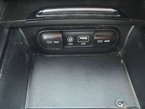 Used 2020 Kia Optima SE FWD image 28