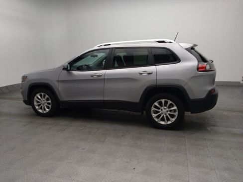 Used 2020 Jeep Cherokee Latitude FWD image 3