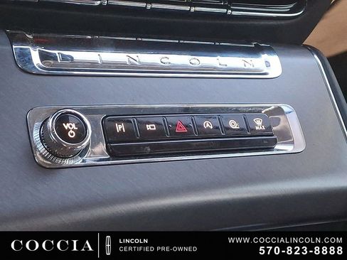 Certified 2025 Lincoln Aviator AWD image 16