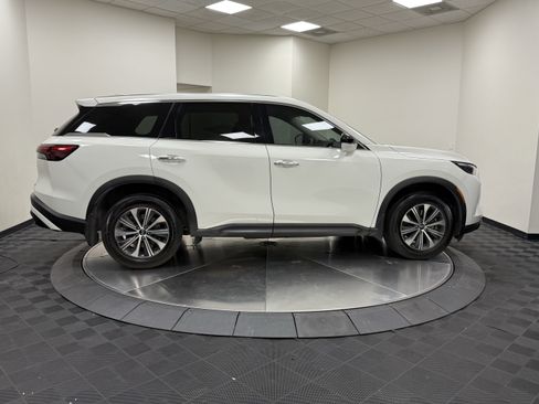 Certified 2024 INFINITI QX60 Pure FWD image 8