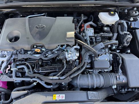 Used 2025 Toyota Camry LE w/ Convenience Package FWD image 18
