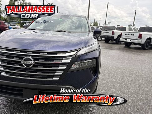 Used 2024 Nissan Rogue SV FWD image 10