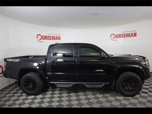 Used 2022 Toyota Tacoma TRD Sport image 8