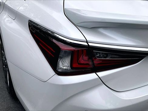 Used 2024 Lexus ES 350 Ultra Luxury w/ Accessory Package (Z2) FWD image 29