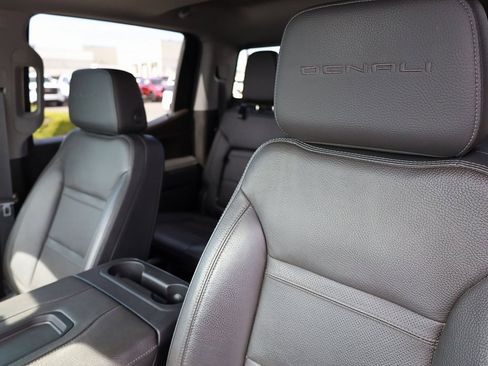 Used 2022 GMC Sierra 1500 Denali w/ Denali Premium Package image 17