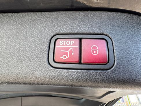 Used 2016 Mercedes-Benz GL 450 4MATIC image 38