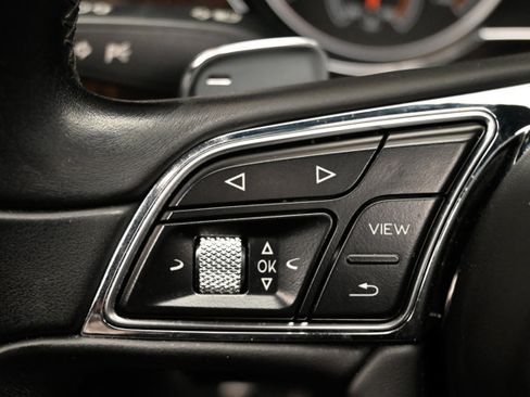 Used 2019 Bentley Bentayga AWD/4WD image 76