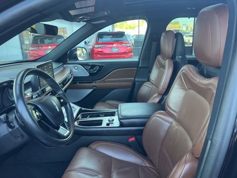 Used 2023 Lincoln Aviator Reserve w/ Equipment Group 201A AWD/4WD image 11