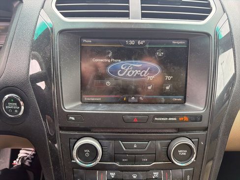 Used 2016 Ford Explorer XLT w/ Equipment Group 202A FWD image 13