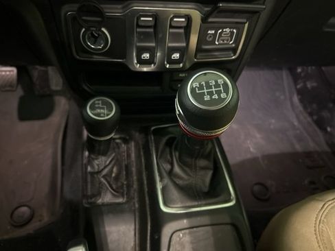 Used 2022 Jeep Wrangler Sport AWD/4WD image 29