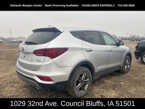 Used 2017 Hyundai Santa Fe Sport image 2