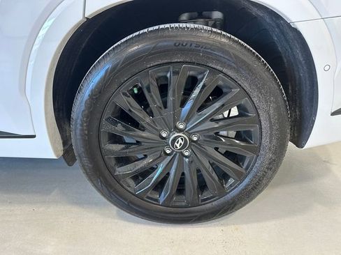 Used 2024 Hyundai Palisade Calligraphy image 15