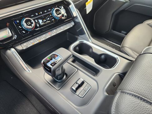 New 2025 GMC Sierra 1500 Denali w/ Denali Reserve Package image 15