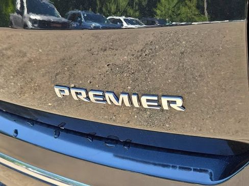 Used 2023 Chevrolet Traverse Premier AWD/4WD image 33