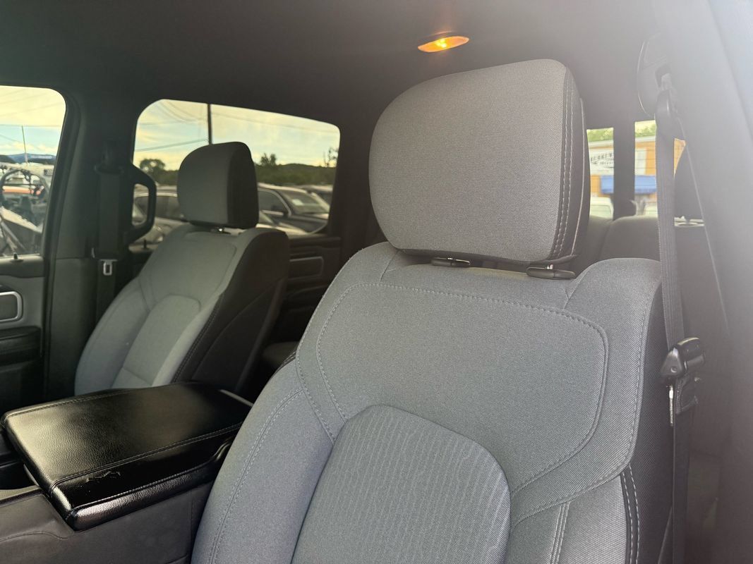 Used 2022 RAM 1500 Big Horn AWD/4WD image 16