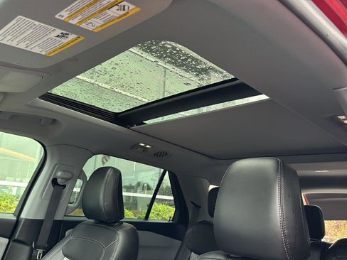 Used 2022 Ford Explorer XLT w/ Equipment Group 202A image 29