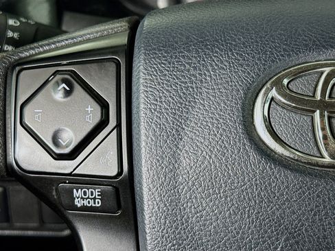 Used 2020 Toyota Tacoma SR image 13