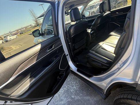 Used 2021 Jeep Grand Cherokee L Limited image 11