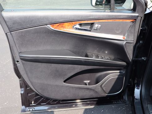 Used 2019 Lincoln Nautilus Select AWD/4WD image 23