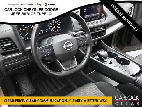 Used 2025 Nissan Rogue SV image 23