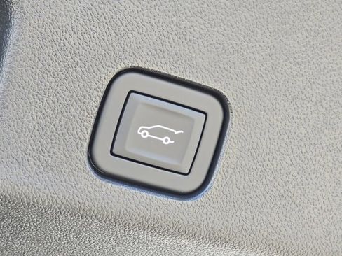 Used 2025 Buick Enclave Sport Touring w/ Power Package image 19