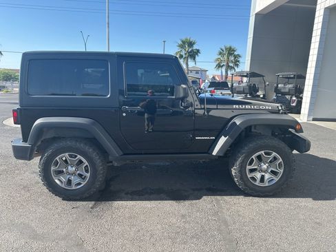 Used 2015 Jeep Wrangler Rubicon AWD/4WD image 8
