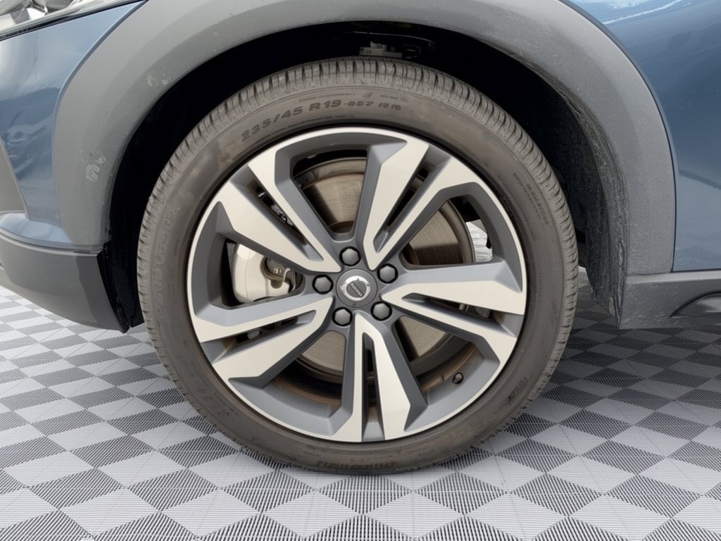 Certified 2026 Volvo V60 B5 Cross Country Plus AWD/4WD image 13