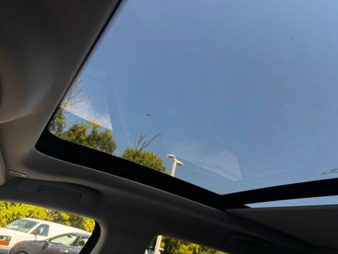 Used 2019 Jeep Compass Latitude FWD image 26