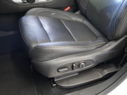 Used 2019 GMC Acadia SLT image 25