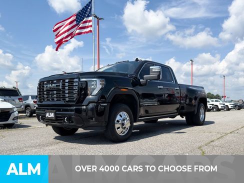 Used 2025 GMC Sierra 3500 Denali Ultimate AWD/4WD image 2