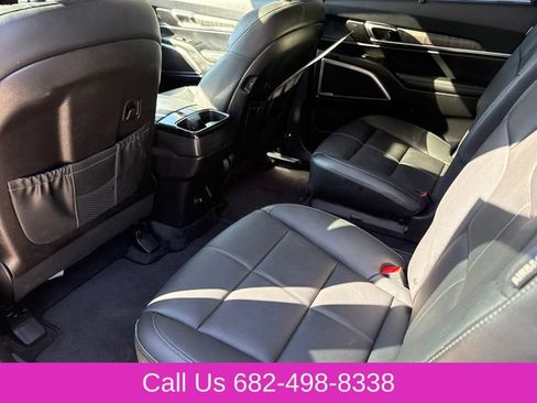 Used 2025 Kia Telluride EX w/ EX Captain's Chair Package FWD image 18