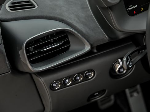 Used 2025 McLaren Artura Spider RWD image 26
