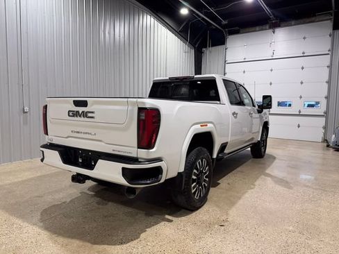 Used 2024 GMC Sierra 2500 Denali Ultimate AWD/4WD image 8