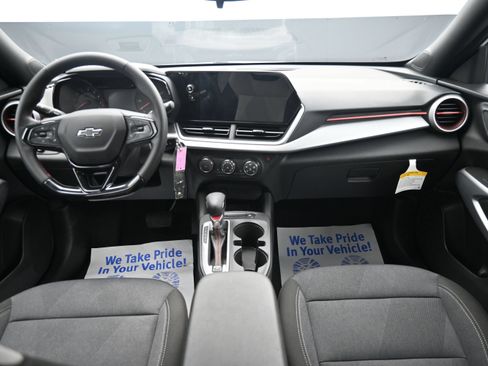 Certified 2024 Chevrolet Trax RS w/ Driver Confidence Package FWD image 20