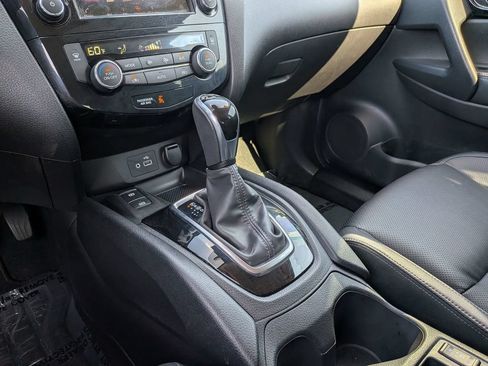 Used 2022 Nissan Rogue Sport SL FWD image 22